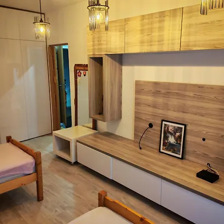 Sunny 1-room With A Balcony And Parking In The Center Апартаменты Банска-Бистрица